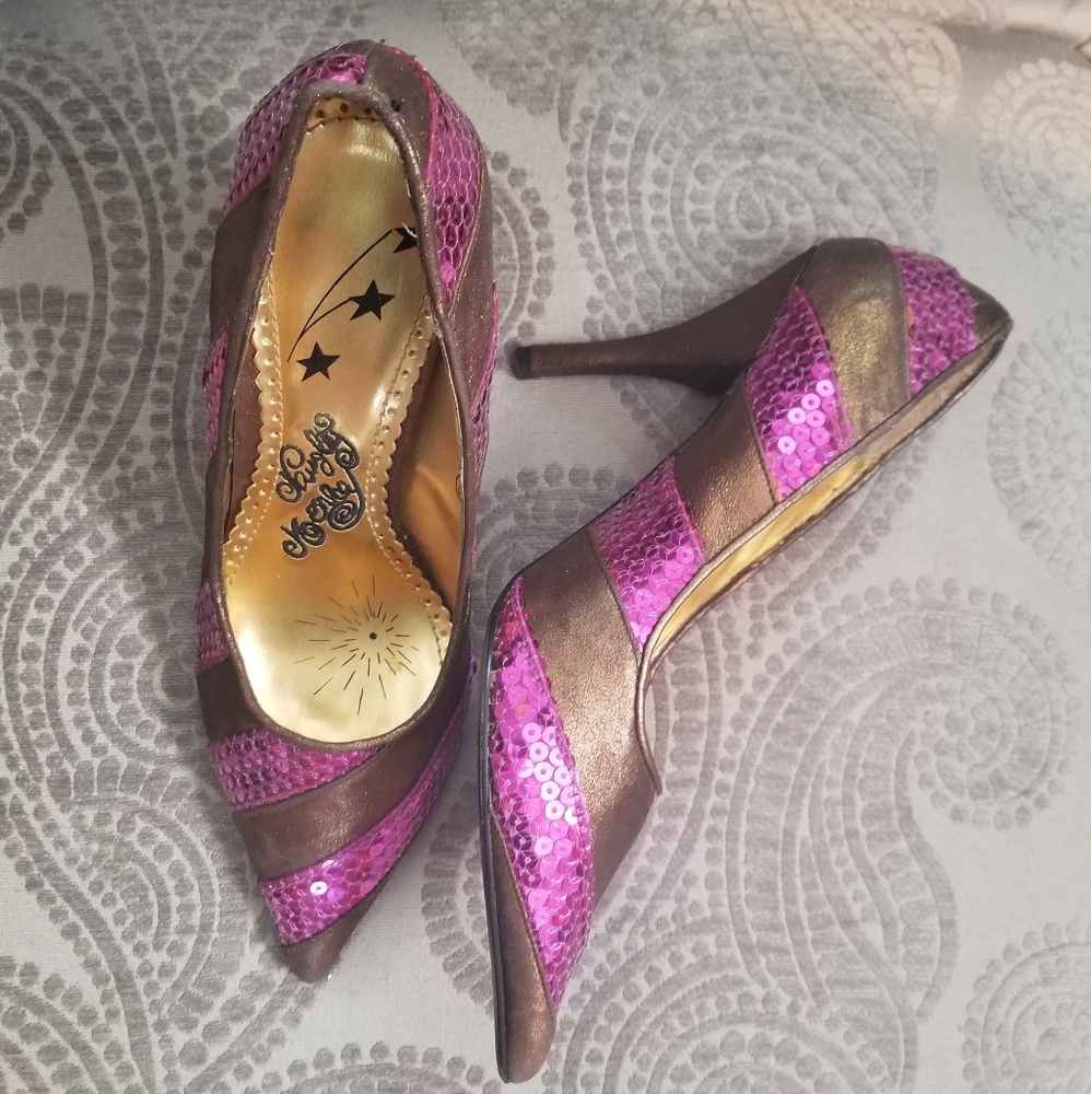 Naughty Monkey EUC sequin dress heels size 7.5